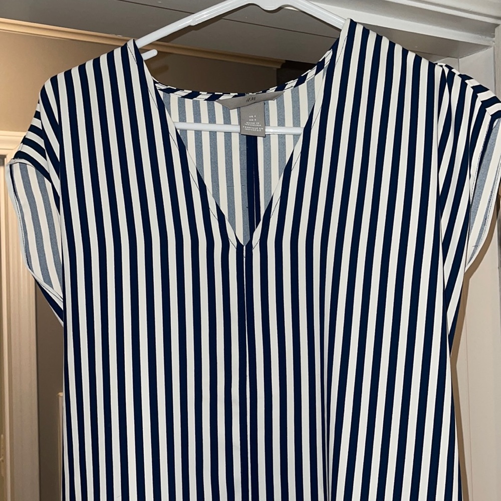 Dress ๐ - Picture 3 of 3